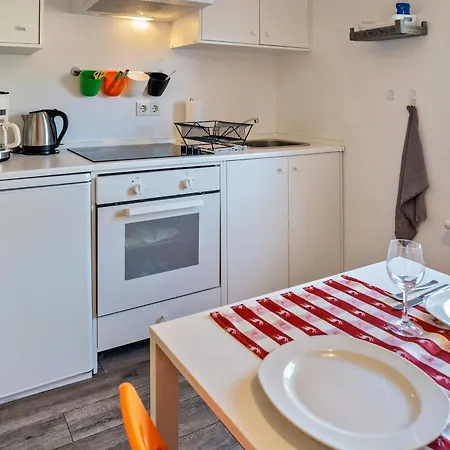 Apartamento 4 *